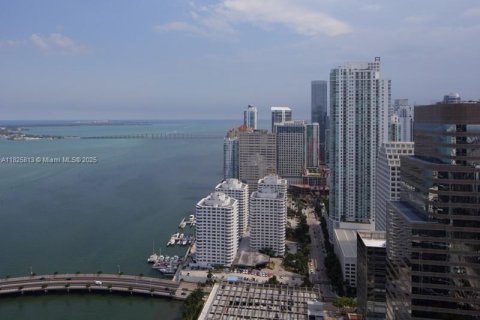 Condo in Miami, Florida, 2 bedrooms № 1962291 - photo 2
