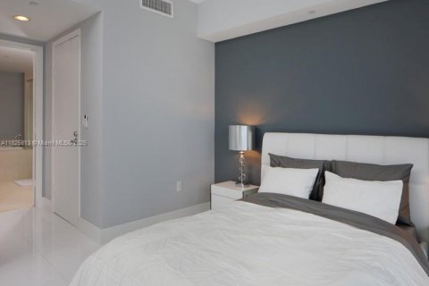 Condo in Miami, Florida, 2 bedrooms № 1962291 - photo 16