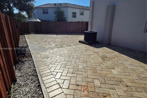 Villa ou maison à vendre à Doral, Floride: 4 chambres, 164.99 m2 № 2048924 - photo 19