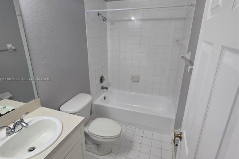 Villa ou maison à vendre à Doral, Floride: 4 chambres, 164.99 m2 № 2048924 - photo 11