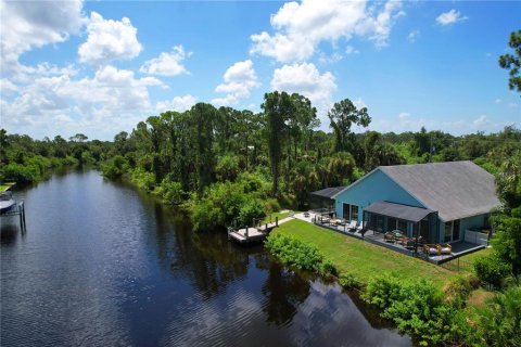 House in Port Charlotte, Florida 3 bedrooms, 184.78 sq.m. № 2280046