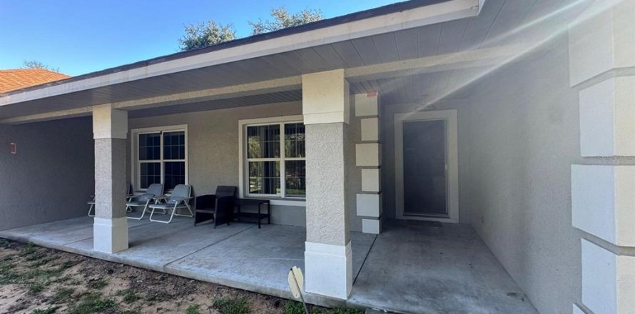 House in Clermont, Florida 3 bedrooms, 184.97 sq.m. № 2389187