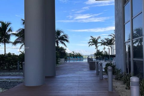 Condominio en alquiler en Miami, Florida, 2 dormitorios, 122.17 m2 № 1978662 - foto 27