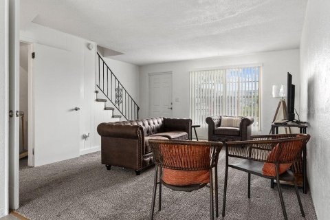Townhouse in South Daytona, Florida 2 bedrooms, 89.19 sq.m. № 1773421 - photo 4