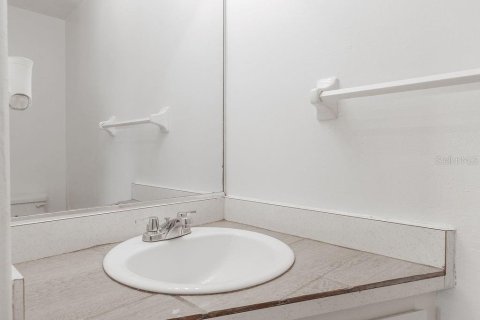 Townhouse in South Daytona, Florida 2 bedrooms, 89.19 sq.m. № 1773421 - photo 3