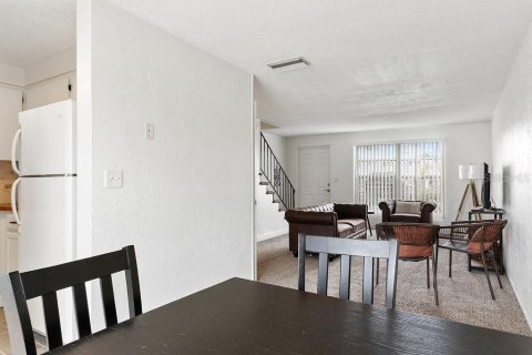 Townhouse in South Daytona, Florida 2 bedrooms, 89.19 sq.m. № 1773421 - photo 5