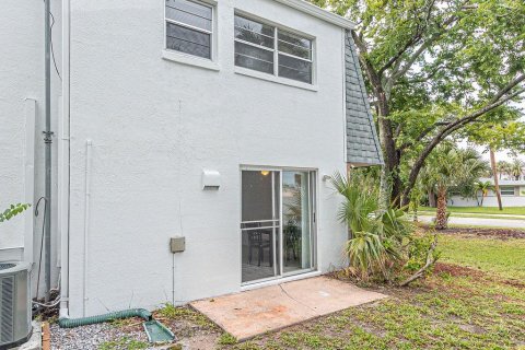 Townhouse in South Daytona, Florida 2 bedrooms, 89.19 sq.m. № 1773421 - photo 11