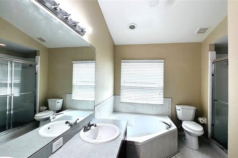Villa ou maison à louer à Clermont, Floride: 3 chambres, 146.79 m2 № 2166956 - photo 2