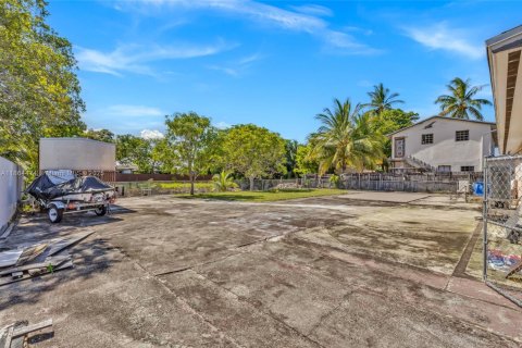House in Miami Gardens, Florida 3 bedrooms, 118.36 sq.m. № 1892601 - photo 24