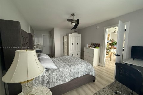 Купить кондоминиум в Санрайз, Флорида 2 спальни, 127м2, № 1715768 - фото 12