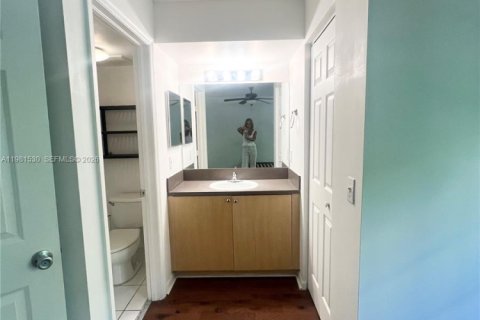 Townhouse in Aventura, Florida 2 bedrooms, 122.26 sq.m. № 2043617 - photo 28