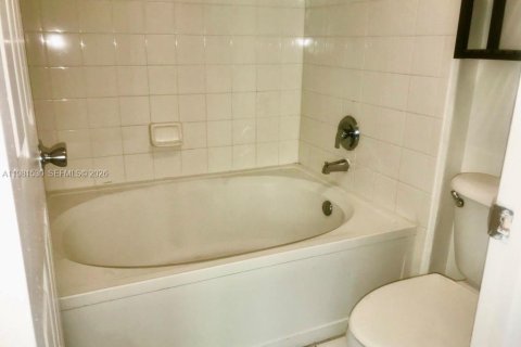 Снять в аренду таунхаус в Авентура, Флорида 2 спальни, 122.26м2, № 2043617 - фото 27