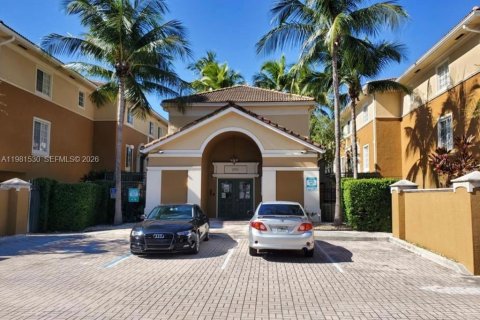 Снять в аренду таунхаус в Авентура, Флорида 2 спальни, 122.26м2, № 2043617 - фото 19