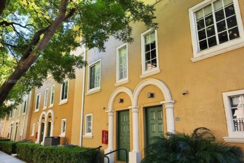 Снять в аренду таунхаус в Авентура, Флорида 2 спальни, 122.26м2, № 2043617 - фото 21