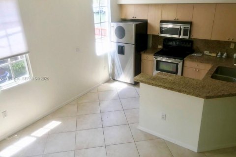 Таунхаус в Авентура, Флорида 2 спальни, 122.26м2 № 2043617