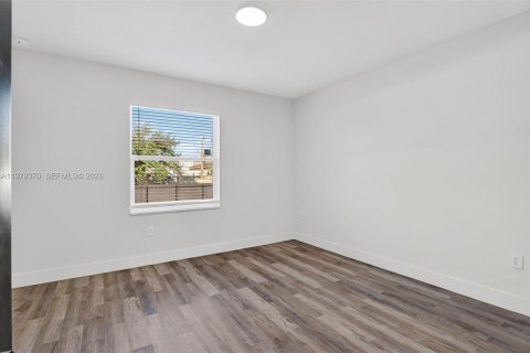 Купить виллу или дом в Лихай-Эйкерс, Флорида 3 спальни, № 2045250 - фото 16