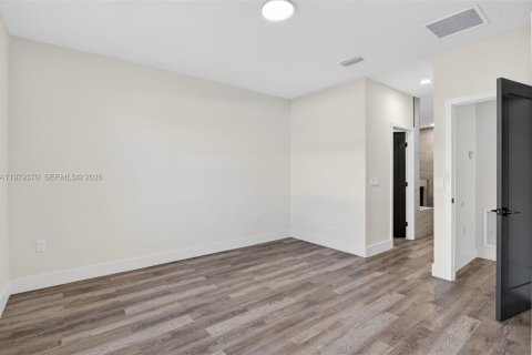 Купить виллу или дом в Лихай-Эйкерс, Флорида 3 спальни, № 2045250 - фото 18