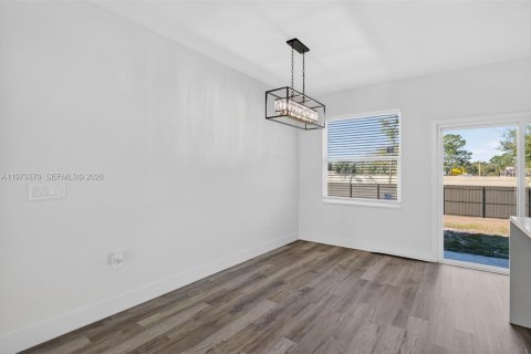 Купить виллу или дом в Лихай-Эйкерс, Флорида 3 спальни, № 2045250 - фото 14