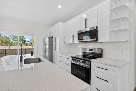 Купить виллу или дом в Лихай-Эйкерс, Флорида 3 спальни, № 2045250 - фото 13