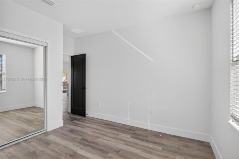 Купить виллу или дом в Лихай-Эйкерс, Флорида 3 спальни, № 2045250 - фото 24