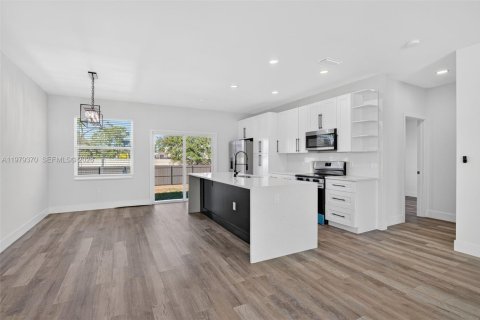 Купить виллу или дом в Лихай-Эйкерс, Флорида 3 спальни, № 2045250 - фото 7