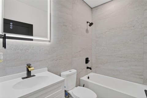 Купить виллу или дом в Лихай-Эйкерс, Флорида 3 спальни, № 2045250 - фото 25