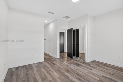 Купить виллу или дом в Лихай-Эйкерс, Флорида 3 спальни, № 2045250 - фото 17