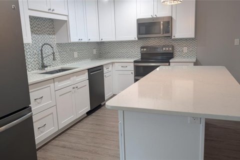 House in Venice, Florida 2 bedrooms, 130.99 sq.m. № 2291875 - photo 12