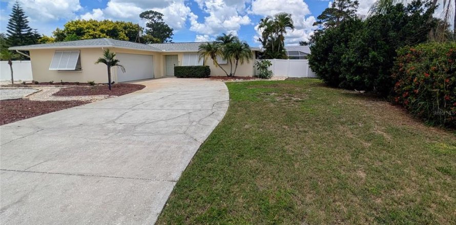 House in Venice, Florida 2 bedrooms, 130.99 sq.m. № 2291875