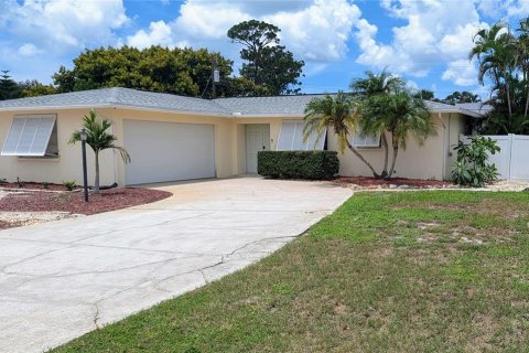 House in Venice, Florida 2 bedrooms, 130.99 sq.m. № 2291875 - photo 2
