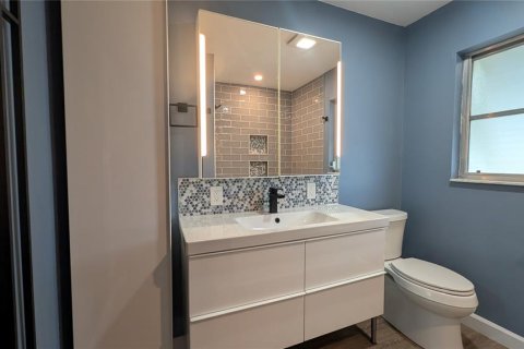 House in Venice, Florida 2 bedrooms, 130.99 sq.m. № 2291875 - photo 24