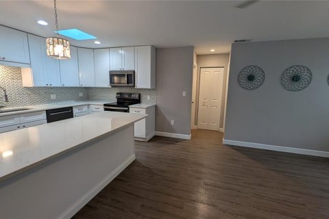 House in Venice, Florida 2 bedrooms, 130.99 sq.m. № 2291875 - photo 6
