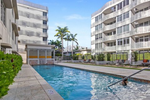 Condo in Miami Beach, Florida, 2 bedrooms  № 1848753 - photo 29