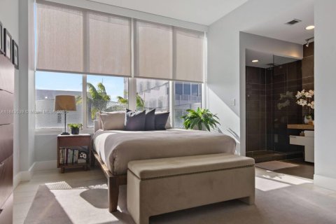 Condo in Miami Beach, Florida, 2 bedrooms  № 1848753 - photo 14