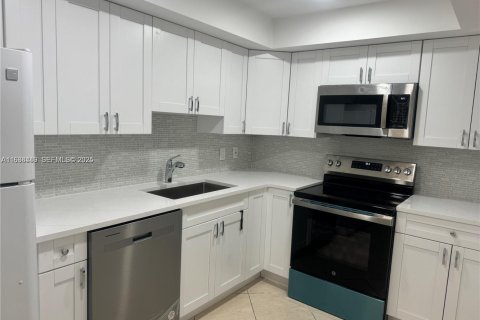 Condominio en venta en Sunny Isles Beach, Florida, 1 dormitorio, 64.75 m2 № 2077154 - foto 28