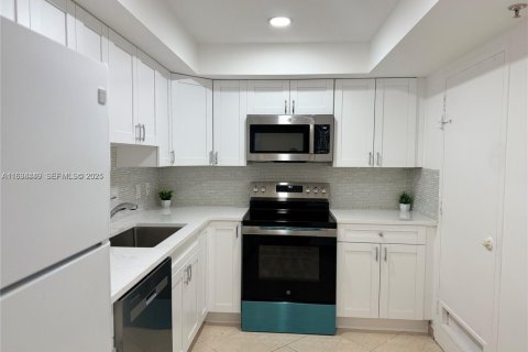 Condominio en venta en Sunny Isles Beach, Florida, 1 dormitorio, 64.75 m2 № 2077154 - foto 23
