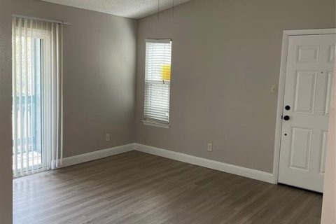 Condo in Casselberry, Florida, 2 bedrooms  № 2213712 - photo 4