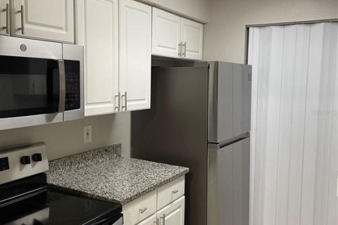 Condo in Casselberry, Florida, 2 bedrooms  № 2213712 - photo 9