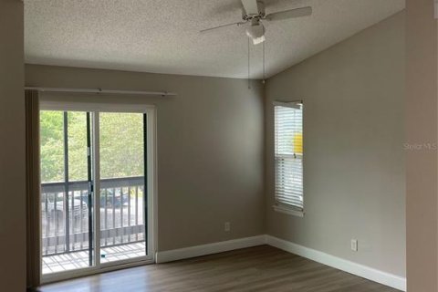 Condo in Casselberry, Florida, 2 bedrooms  № 2213712 - photo 5