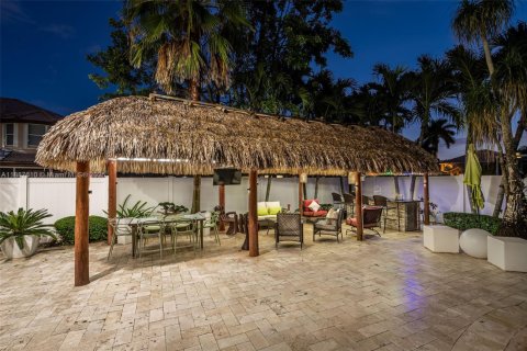 Купить виллу или дом в Пемброк-Пайнс, Флорида 3 спальни, 201.78м2, № 1941333 - фото 29