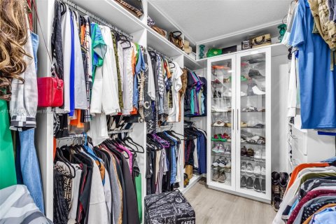 Купить виллу или дом в Пемброк-Пайнс, Флорида 3 спальни, 201.78м2, № 1941333 - фото 23