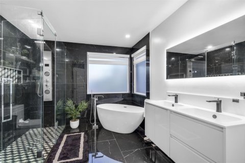 Купить виллу или дом в Пемброк-Пайнс, Флорида 3 спальни, 201.78м2, № 1941333 - фото 22