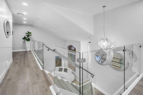 Купить виллу или дом в Пемброк-Пайнс, Флорида 3 спальни, 201.78м2, № 1941333 - фото 15