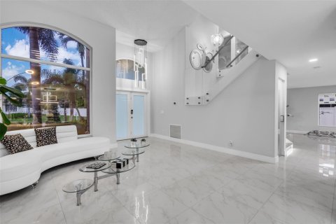 Купить виллу или дом в Пемброк-Пайнс, Флорида 3 спальни, 201.78м2, № 1941333 - фото 4