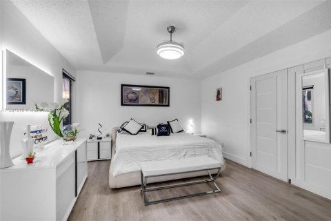 Купить виллу или дом в Пемброк-Пайнс, Флорида 3 спальни, 201.78м2, № 1941333 - фото 21