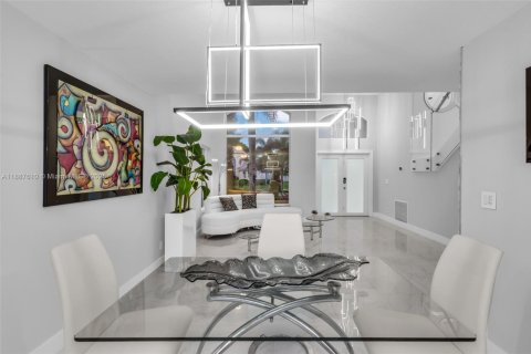 Купить виллу или дом в Пемброк-Пайнс, Флорида 3 спальни, 201.78м2, № 1941333 - фото 7