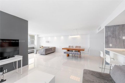 Купить кондоминиум в Халландейл-Бич, Флорида 2 спальни, 136.19м2, № 1708408 - фото 6