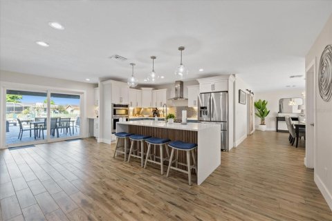 Villa ou maison à vendre à Tampa, Floride: 4 chambres, 220.18 m2 № 1636644 - photo 6