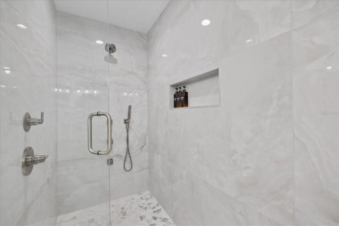 Villa ou maison à vendre à Tampa, Floride: 4 chambres, 220.18 m2 № 1636644 - photo 15