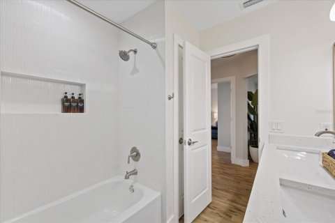 Villa ou maison à vendre à Tampa, Floride: 4 chambres, 220.18 m2 № 1636644 - photo 24